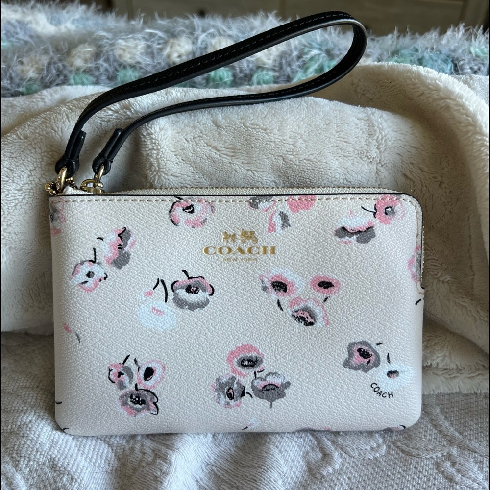 NWOT- Coach Wristlet- Authentic